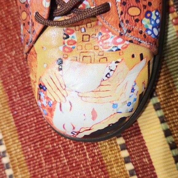 Icon Women’s US Size 6 M Klimpt The Kiss Lace-Up Sneaker Shoes Wearable Art - Picture 5 of 6